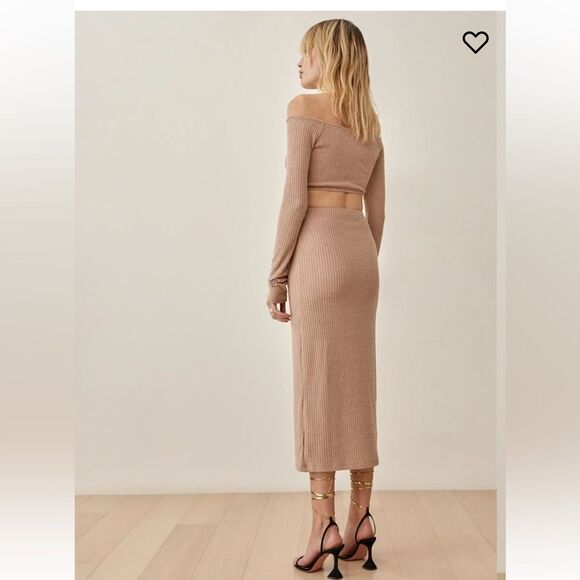 Reformation Shayne Long Sleeve Cropped Ribbed Top in Buff Beige NWT Size Medium - Picture 3 of 11